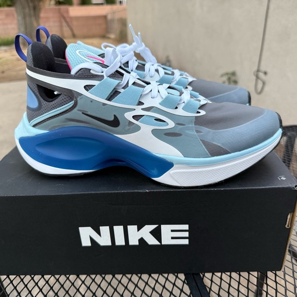 Nike Signal D/MS/X Blue and Gray Athletic Sneakers - Picture 1 of 5